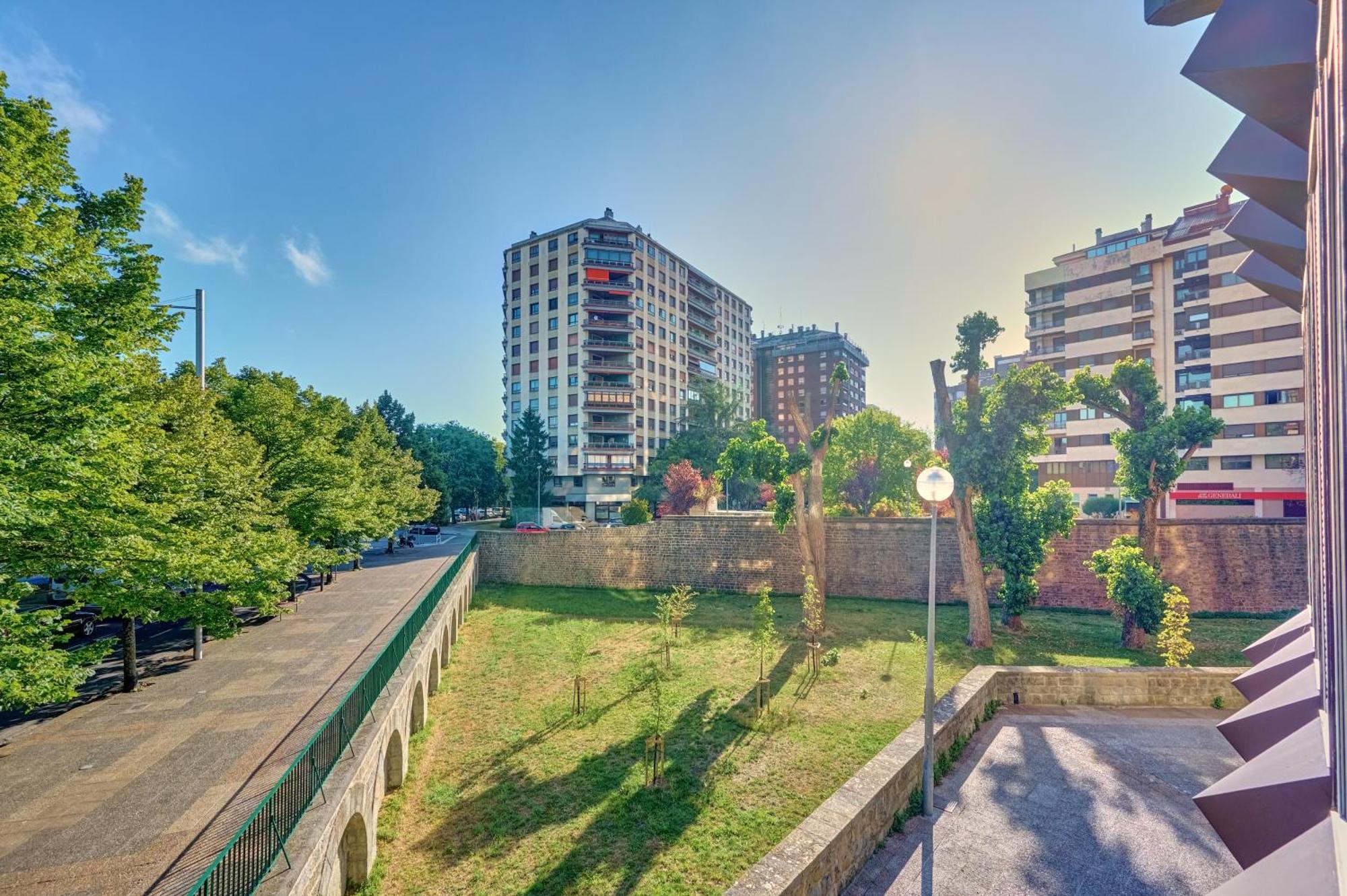 Apartamento Plural By Clabao Pamplona Bagian luar foto